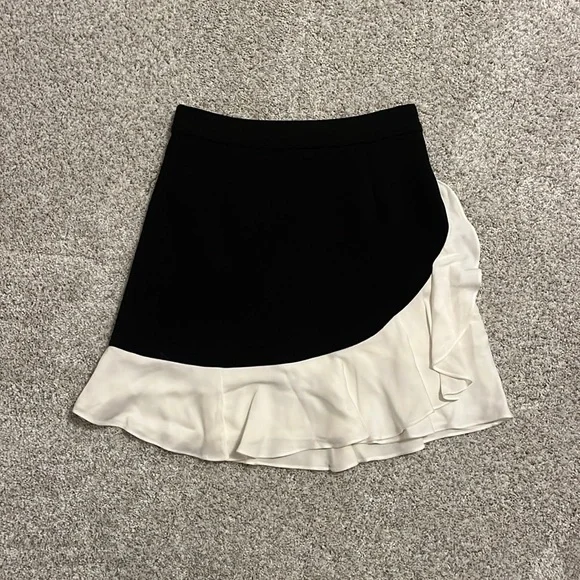 Kate Spade Crepe Ruffle Skirt-NWT - Picture 3 of 5